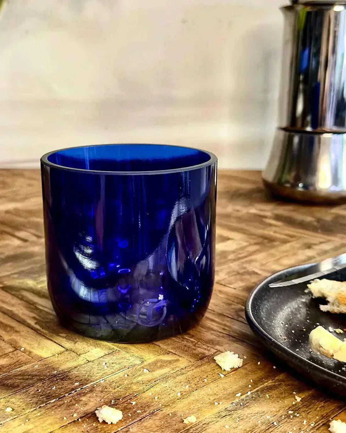 Blaues Glas: Warum diese Farbe mehr kann als nur schön aussehen